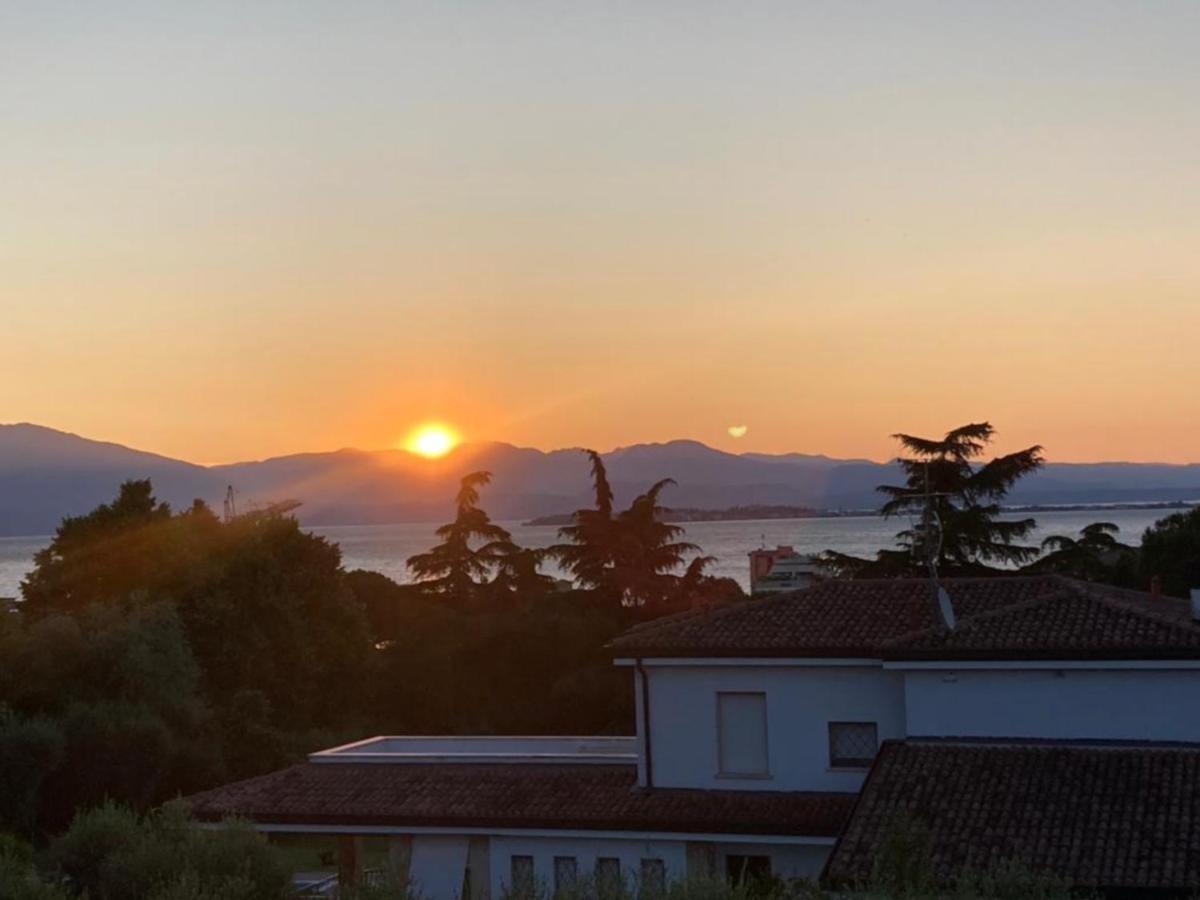 Desenzanoloft Official Partner Marriott Homes & Villas - Gardastar La Stella Del Lago Desenzano del Garda Kültér fotó