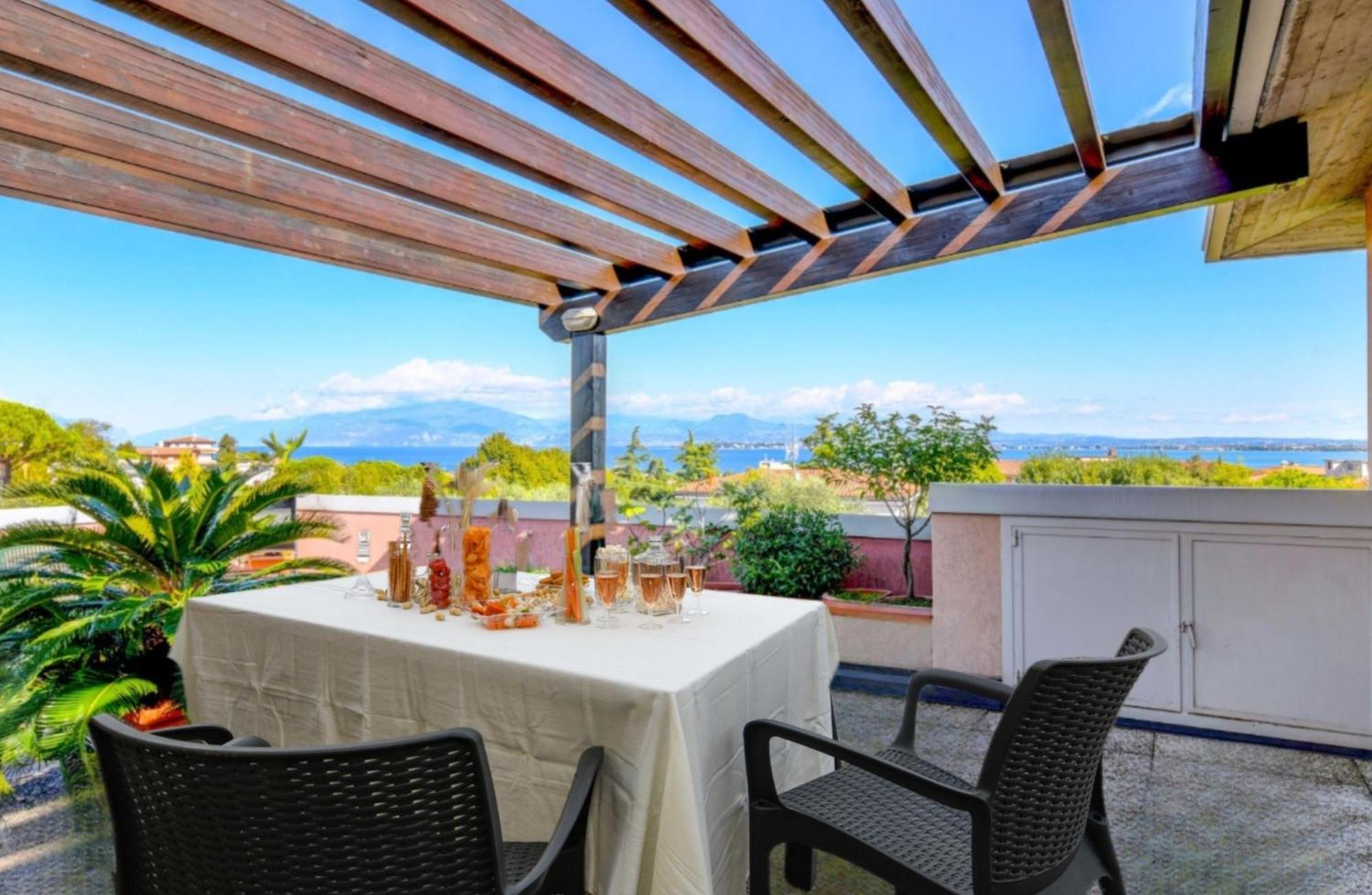 Desenzanoloft Official Partner Marriott Homes & Villas - Gardastar La Stella Del Lago Desenzano del Garda Kültér fotó