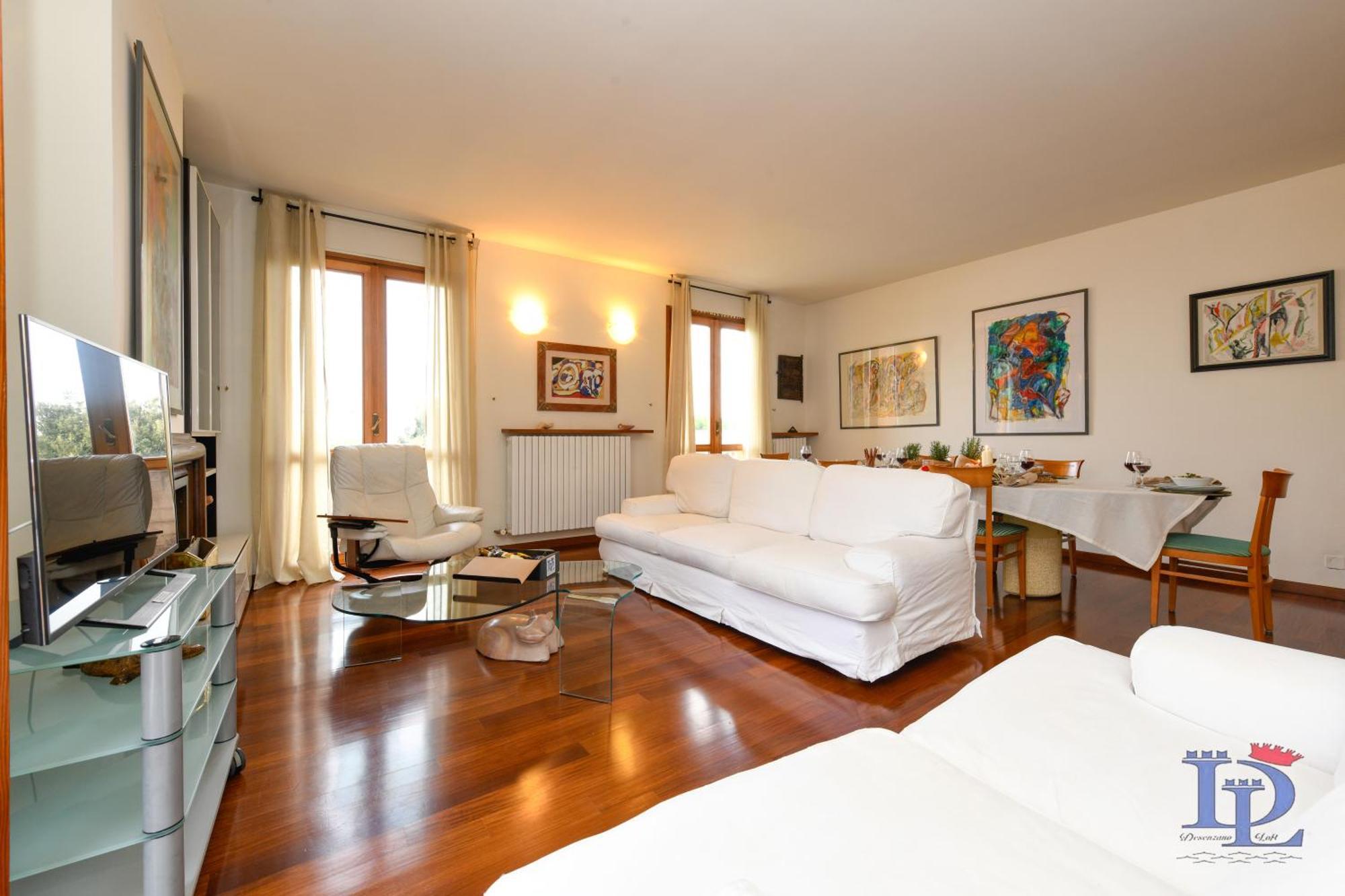 Desenzanoloft Official Partner Marriott Homes & Villas - Gardastar La Stella Del Lago Desenzano del Garda Kültér fotó