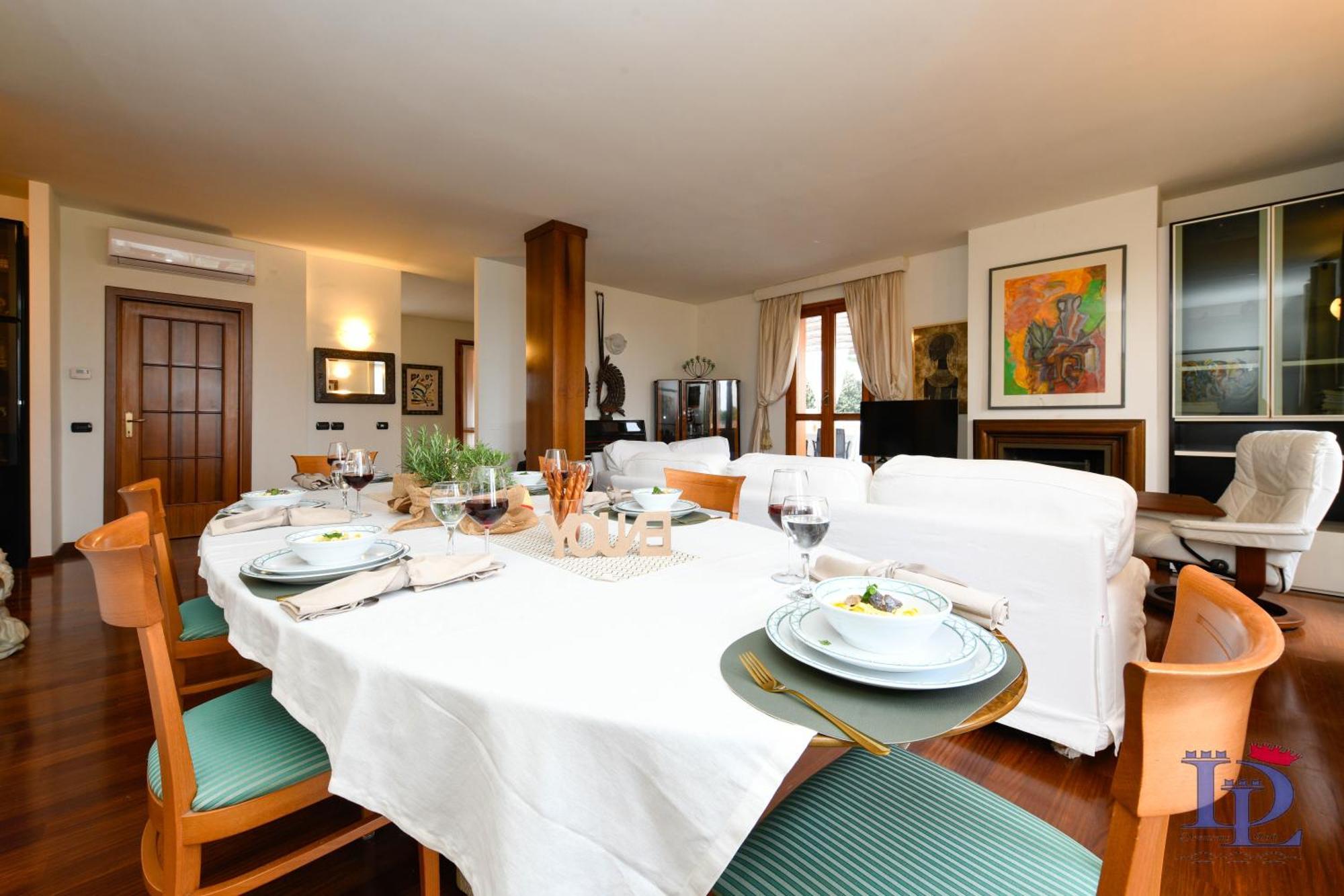 Desenzanoloft Official Partner Marriott Homes & Villas - Gardastar La Stella Del Lago Desenzano del Garda Kültér fotó