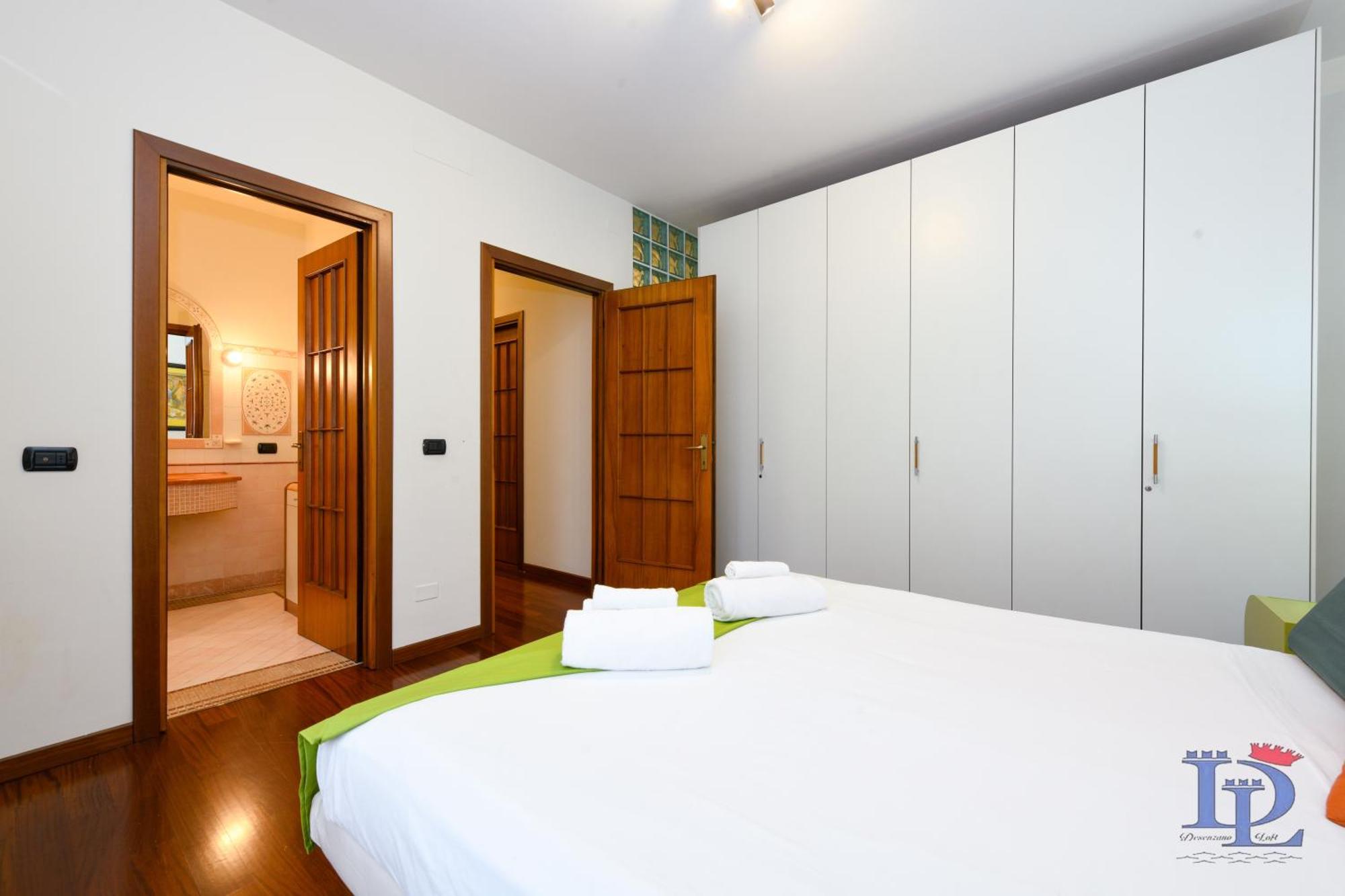 Desenzanoloft Official Partner Marriott Homes & Villas - Gardastar La Stella Del Lago Desenzano del Garda Kültér fotó