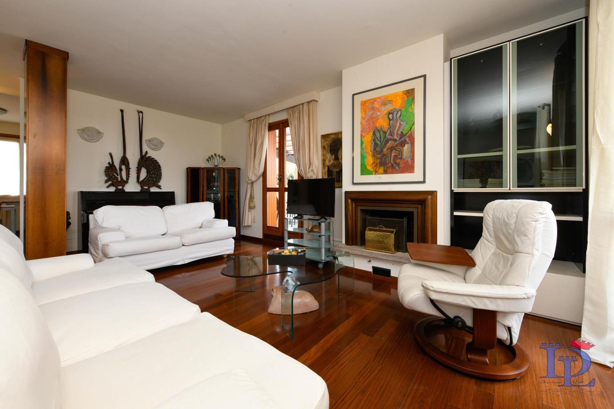 Desenzanoloft Official Partner Marriott Homes & Villas - Gardastar La Stella Del Lago Desenzano del Garda Kültér fotó