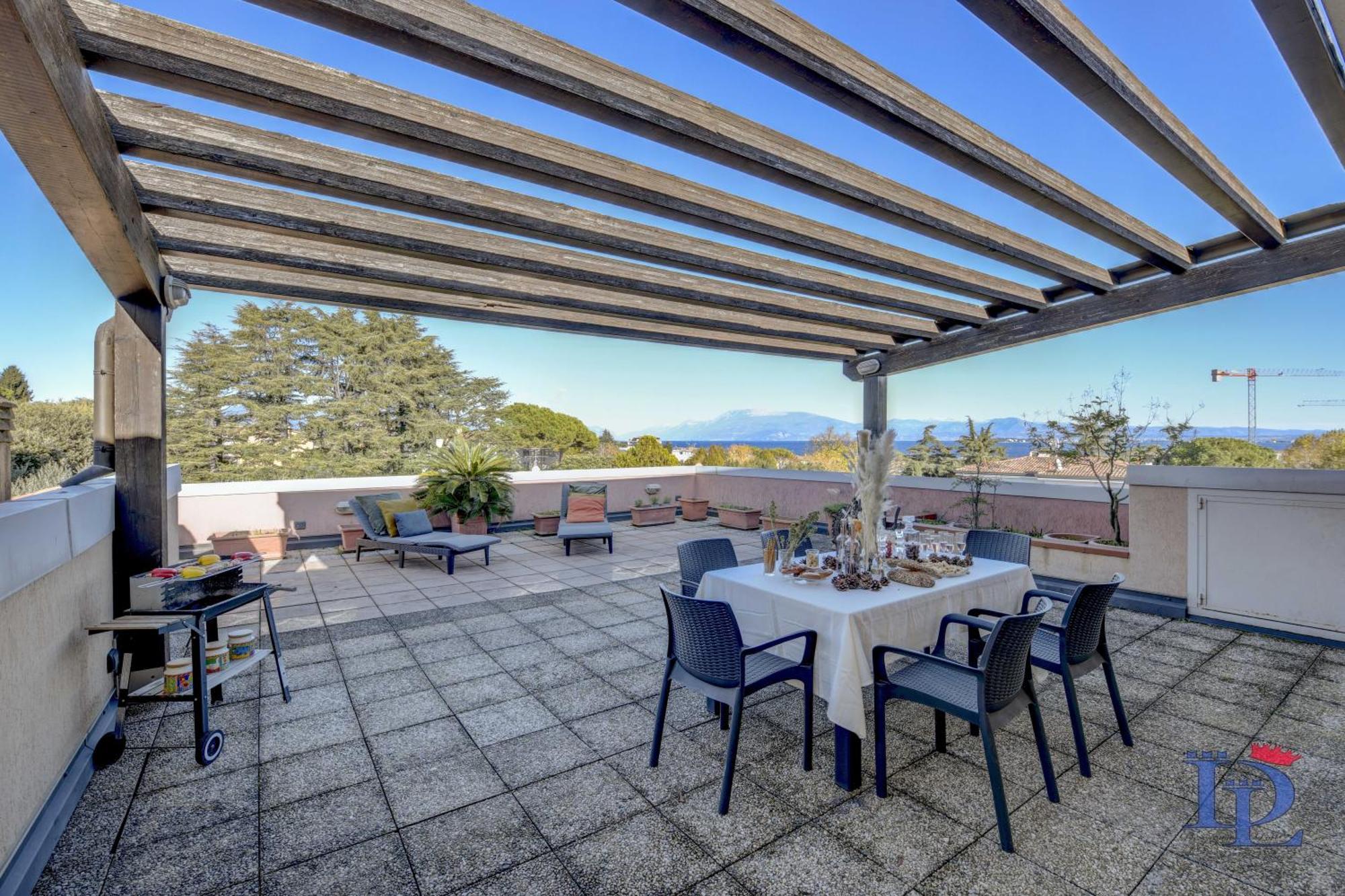 Desenzanoloft Official Partner Marriott Homes & Villas - Gardastar La Stella Del Lago Desenzano del Garda Kültér fotó