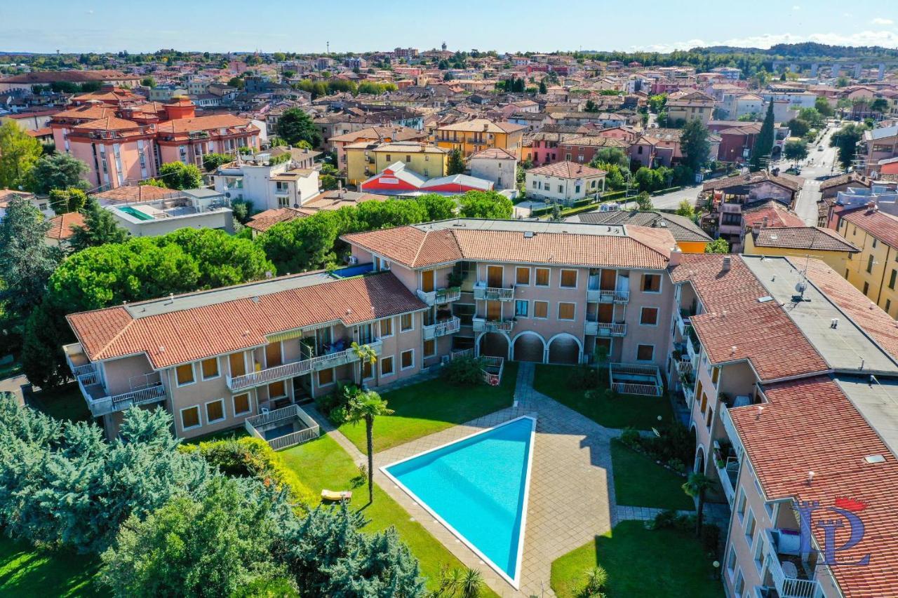 Desenzanoloft Official Partner Marriott Homes & Villas - Gardastar La Stella Del Lago Desenzano del Garda Kültér fotó